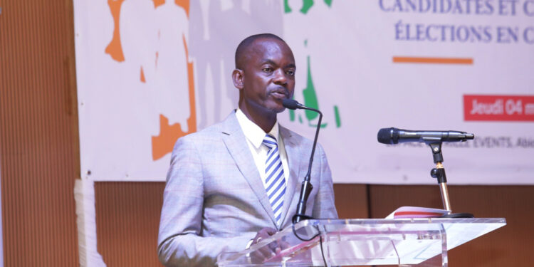 Les photos de la signature du code de bonne conduite des partis,…