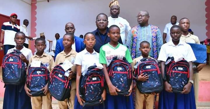 Divo: Amédé kouakou célèbre l’excellence scolaire