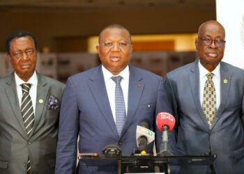 Vente de puces téléphoniques dans les rues: Amadou Coulibaly interpelle l’ARTCI