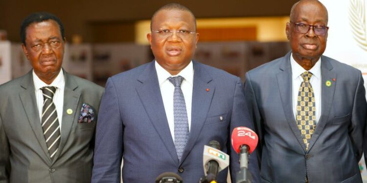 Vente de puces téléphoniques dans les rues: Amadou Coulibaly interpelle l’ARTCI