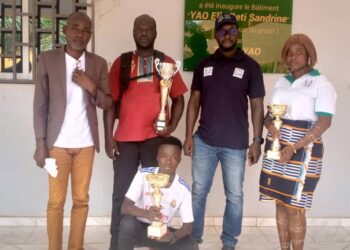 Tiébissou : le collège Kan honore ses meilleurs enseignants et élèves 