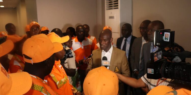 Avant leur départ pour Israël : Vagondo aux côtés des Evangéliques