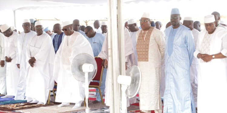 Les images de la prière de la fête de Tabaski ou Aïd-El-Kébir à la mosquée de la Riviera Golf en présence du chef de l’Etat Alassane Ouattara. (Photos : Saint Cyrille)