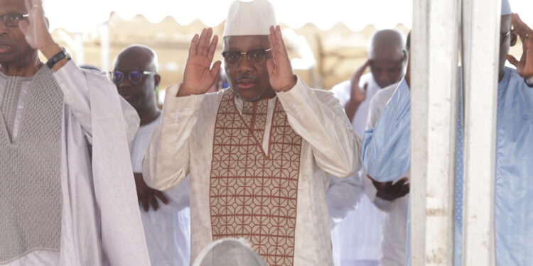 Les images de la prière de la fête de Tabaski ou Aïd-El-Kébir à la mosquée de la Riviera Golf en présence du chef de l’Etat Alassane Ouattara. (Photos : Saint Cyrille)