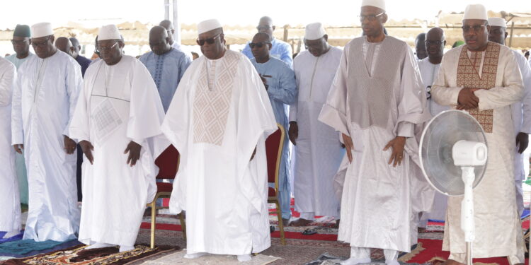 Les images de la prière de la fête de Tabaski ou Aïd-El-Kébir à la mosquée de la Riviera Golf en présence du chef de l’Etat Alassane Ouattara. (Photos : Saint Cyrille)