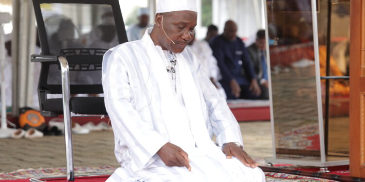 Les images de la prière de la fête de Tabaski ou Aïd-El-Kébir à la mosquée de la Riviera Golf en présence du chef de l’Etat Alassane Ouattara. (Photos : Saint Cyrille)