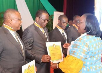 Le Ministre Paulin Claude DANHO élevé au grade de Commandeur par l&rsquo;Etat de Côte d&rsquo;Ivoire.