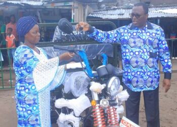 Attécoube :  Danho Paulin offre des présents à 3000 veuves 