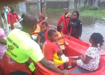 Montée des eaux à Grand Bassam Bassam : les secours déployés pour des évacuations