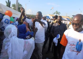 Tout Tiassalé célèbre Alpha Sanogo pour son prix de meilleur DAF, ses hommages au Président Ouattara  et au ministre Dimba