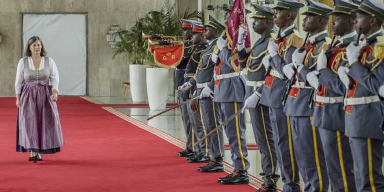 Le Chef de l’Etat a reçu les Lettres de Créance de (8) huit nouveaux Ambassadeurs