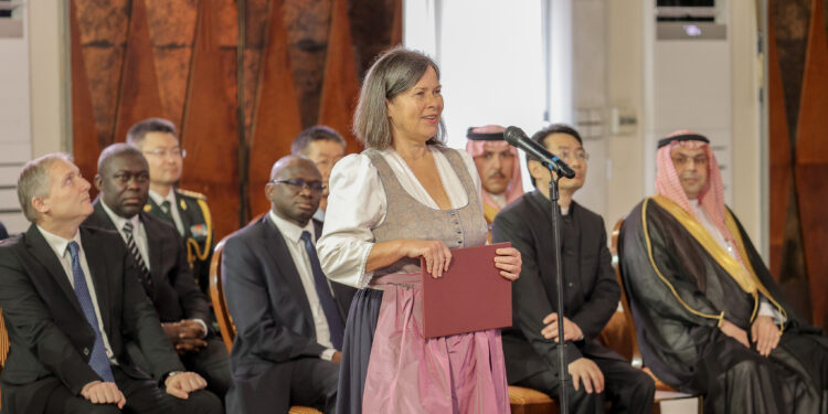 Le Chef de l’Etat a reçu les Lettres de Créance de (8) huit nouveaux Ambassadeurs