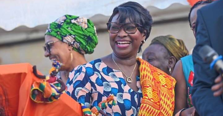 Fête des mères / Yopougon SICOGI et Sept villages Atchan: Mme Bictogo célèbre les femmes