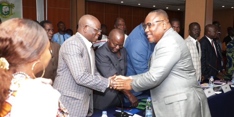 Irrégularités sur la liste électorale: après 6h d’échanges, la CEI et les partis accordent leurs violons