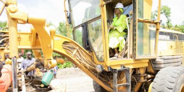Entretien routier dans le Bounkani : Nialé Kaba lance les travaux depuis Bouna.