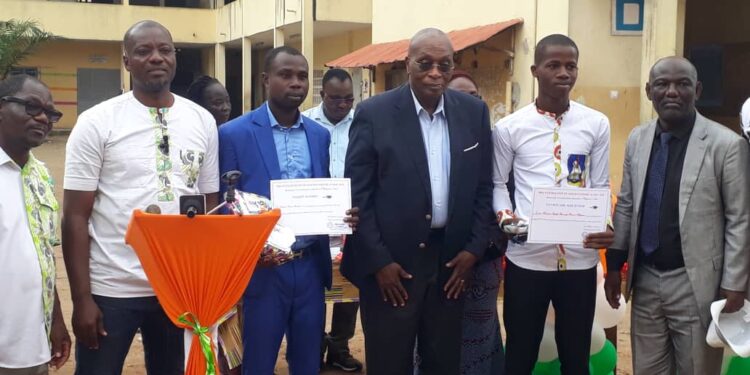 Adjamé/ Promotion de l’excellence: Le lycée Amondji célèbre ses meilleurs bacheliers