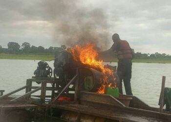 lutte contre l&rsquo;orpaillage illégal: Plusieurs dragues détruites à Bouaflé