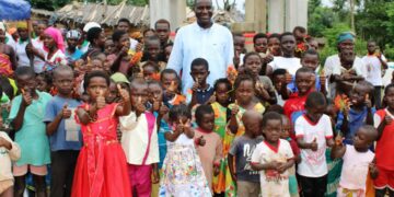 Tiassalé/Alpha Sanogo inaugure 5 forages hydrauliques et une cantine scolaire 
