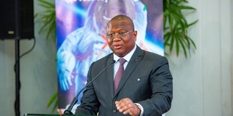 Utilisation responsable des médias sociaux en Côte d’Ivoire : Une vaste campagne lancée par le ministre Amadou Coulibaly