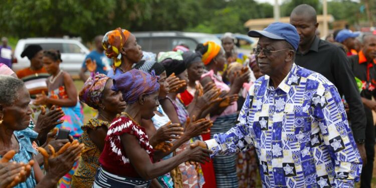 Régionales dans le Bélier/Jeannot Ahoussou visite plusieurs localités de la Sous-préfecture de Molonoublé