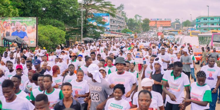 Yopougon: Bictogo charme les populations à travers une « grande marche »