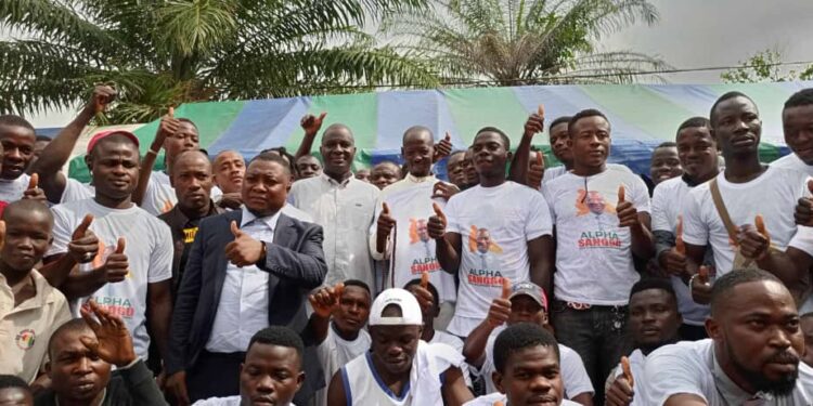 Alpha Sanogo travaille pour les jeunes de Tiassalé : 100 permis de conduire offerts gratuitement