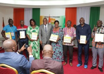 Remise des spécimens de bulletins de vote et affiches: Kuibiert appelle à une campagne « civilisée »