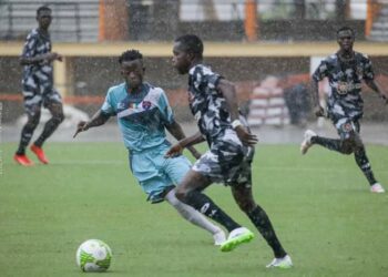 Stade Félix Houphouët- Boigny:  la pelouse praticable malgré la pluie.