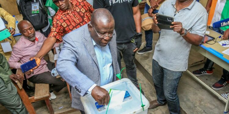 Koumassi: Après son vote, Bacongo satisfait de « l’affluence des électeurs »