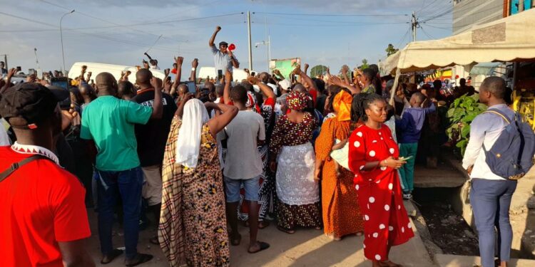 Municipale à Port-Bouet/Ibrahim Konaté devant ses partisans: « On ne peut pas voler notre victoire »