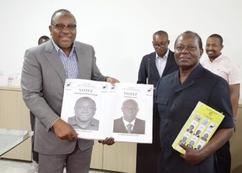 Senatoriales 2023 :des affiches et spécimens de bulletins de vote remis aux candidats