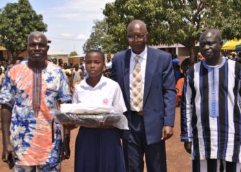 Sinematiali/groupe scolaire Lokaha 2: 176 meilleurs élèves récompensés