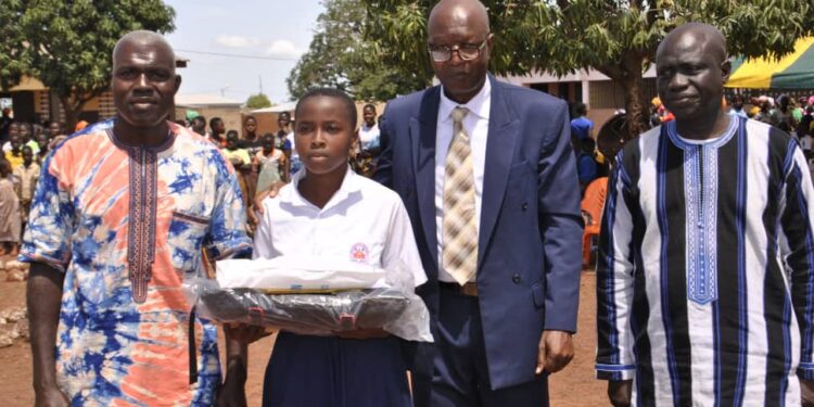 Sinematiali/groupe scolaire Lokaha 2: 176 meilleurs élèves récompensés