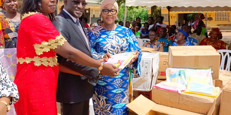 Anyama: Le Conseil Municipal offre plus de 1500  kits scolaires aux élèves