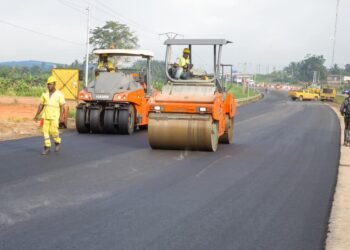 Abidjan/Après une visite du chantier, Amédé  assure : « D’ici au 10 décembre, la Y4 sera circulable. »