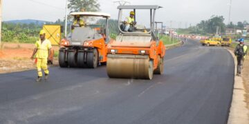 Abidjan/Après une visite du chantier, Amédé  assure : « D&rsquo;ici au 10 décembre, la Y4 sera circulable. »
