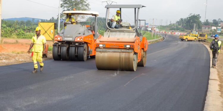 Abidjan/Après une visite du chantier, Amédé  assure : « D’ici au 10 décembre, la Y4 sera circulable. »