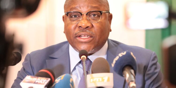 Présidence du Resao : Kuibiert Coulibaly cède sa place à Konneh Mohamed, après un bilan positif.