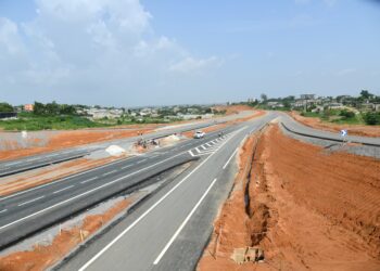 Abidjan/Après une visite du chantier, Amédé  assure : « D’ici au 10 décembre, la Y4 sera circulable. »