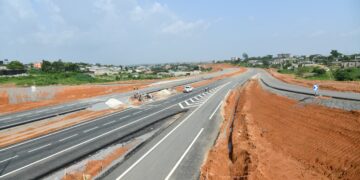 Abidjan/Après une visite du chantier, Amédé  assure : « D&rsquo;ici au 10 décembre, la Y4 sera circulable. »