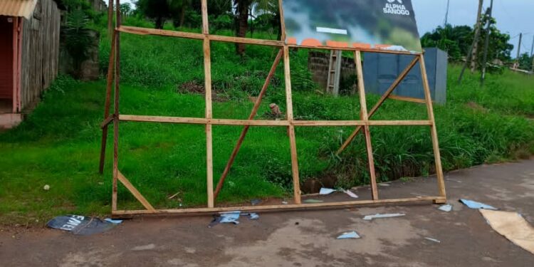 Campagne municipale à Tiassalé : des affiches du candidat du RHDP déchirées