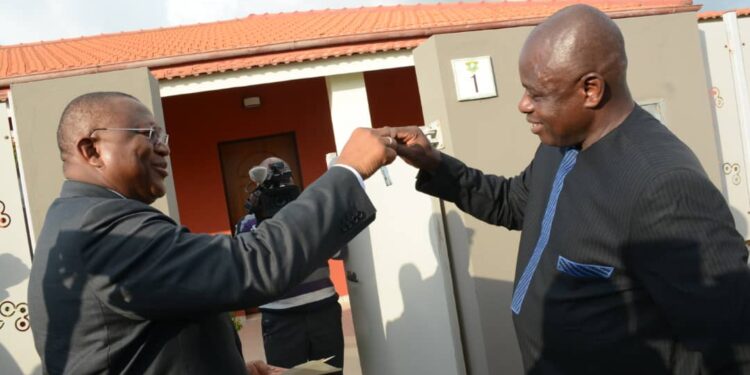 Jean-Roch Kouamé, remercie le ministre Amadou Coulibaly pour sa nouvelle maison 