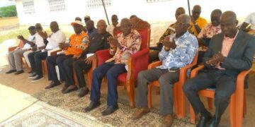 Yakro : le Ministre Diarrassouba fait construire les clôtures du groupe scolaire de Kami