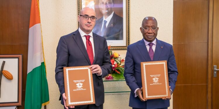 Affaire étrangère: Le Ministre Adom et une ONG européenne signent un important accord 