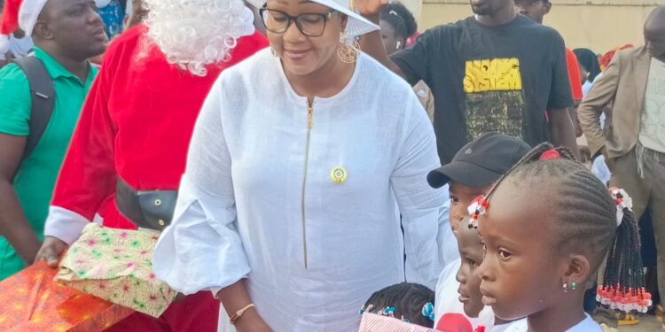 Anyama : 3000 enfants ont reçu des cadeaux