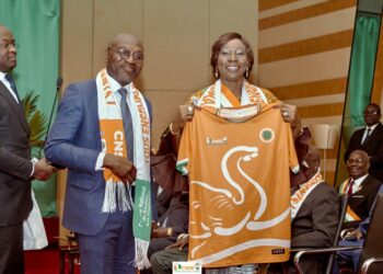 Comité de soutien aux Eléphants: Kandia Camara investie présidente d’honneur