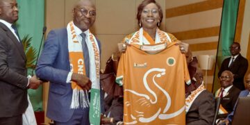Comité de soutien aux Eléphants: Kandia Camara investie présidente d’honneur