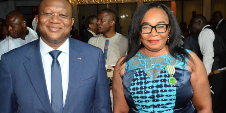 Après sa distinction dans l’Ordre du mérite de la Communication : Rosemonde Kouadio remercie le ministre Amadou Coulibaly