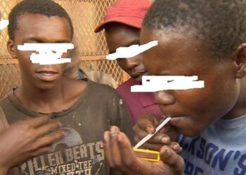 (Enquete express) Cocody/Des fumoirs poussent à ciel ouvert , Tout sur le mode opératoire des dealers