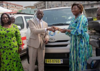 Côte d&rsquo;Ivoire: Le ministre Diawara remet des véhicules et des studios mobiles aux universités et grandes écoles